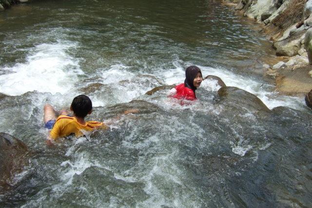 Lopoh Waterfront Budget Chalets Villa Hulu Langat Esterno foto