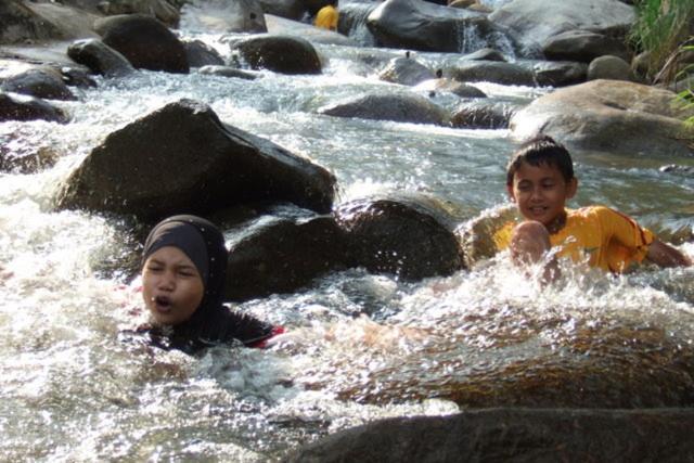 Lopoh Waterfront Budget Chalets Villa Hulu Langat Esterno foto