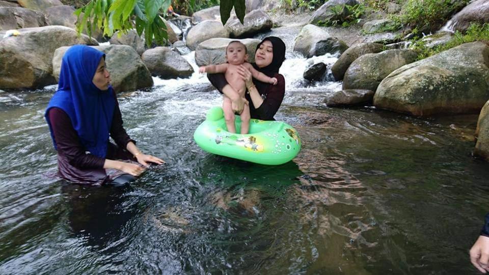 Lopoh Waterfront Budget Chalets Villa Hulu Langat Esterno foto