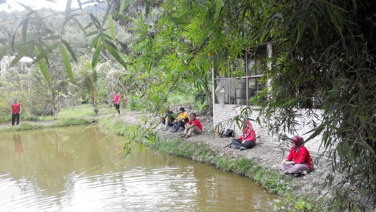 Lopoh Waterfront Budget Chalets Villa Hulu Langat Esterno foto